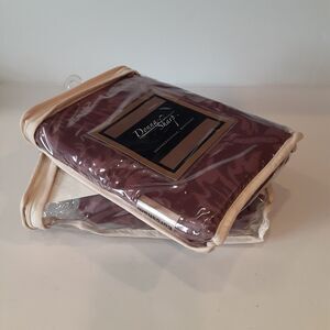 Vintage New Donna Sharp Rose Damask Pillow Shams x 2